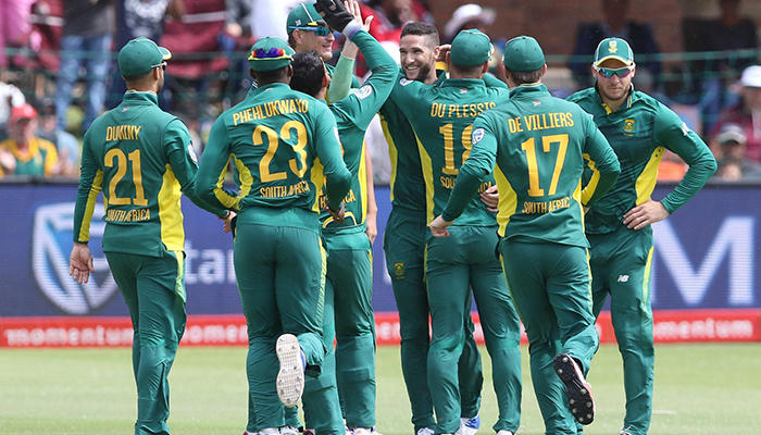 South African cricketers told to self-isolate on return from aborted India tour