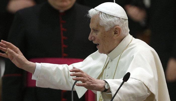 Pope offers Easter prayer for coronavirus sick