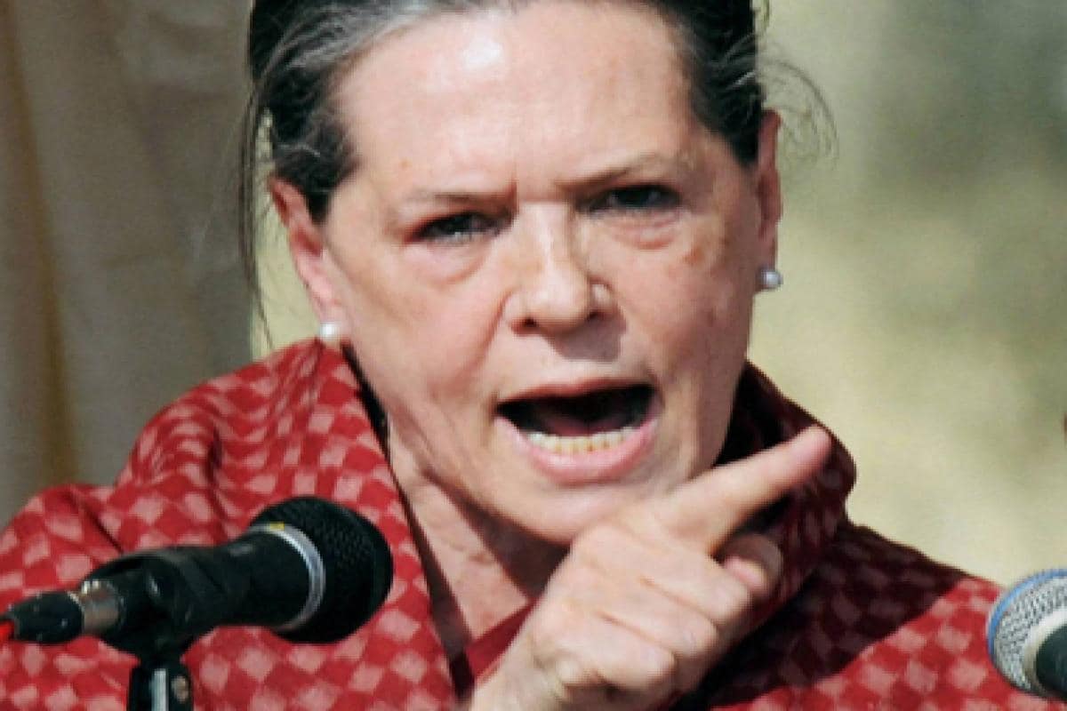 Sonia Gandhi demands Govt to roll back the increase in Fuel price
