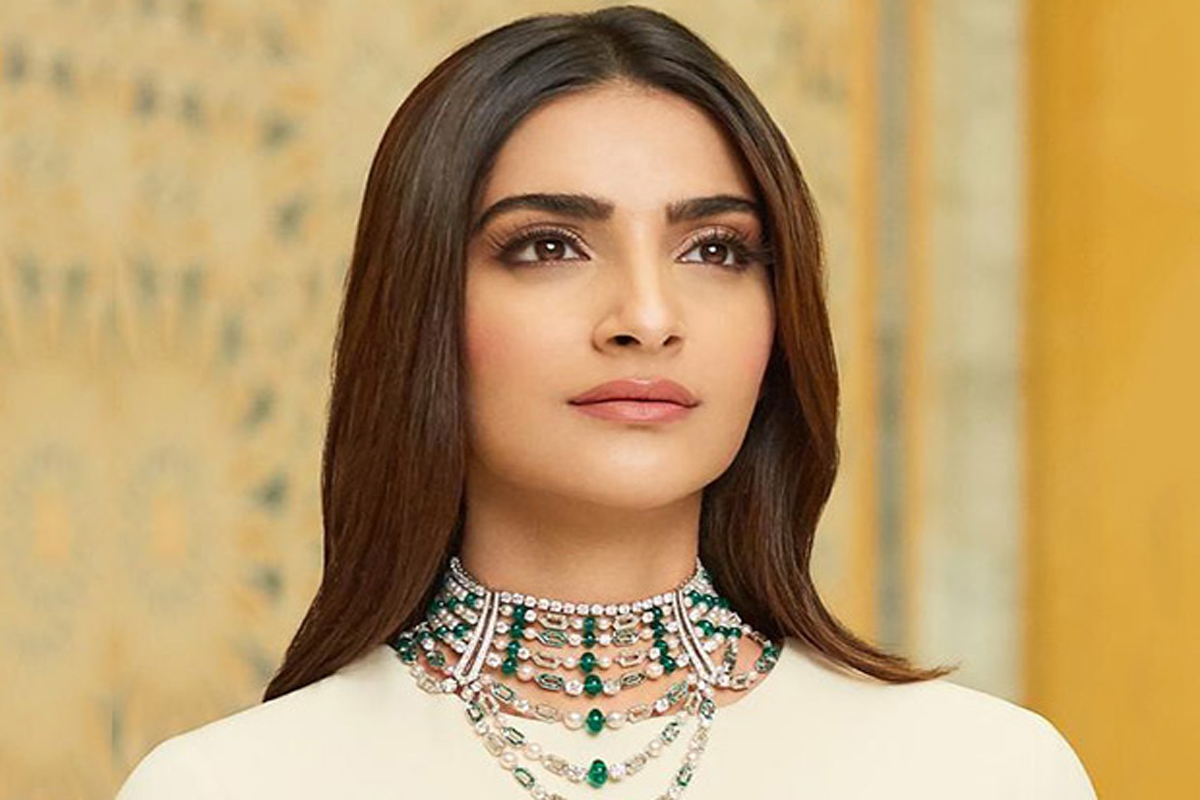 Sonam Kapoor hits out at US Based blogger who called her pure product of nepotism