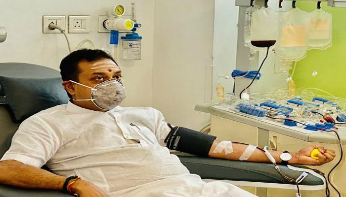 BJP Spokesperson Sambit Patra donates blood plasma