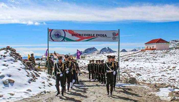 Indo China Border Issue: Chinese troops in Ladakhs Pangong area
