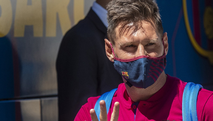 Messi tells Barca he wants to leave, signaling end of era