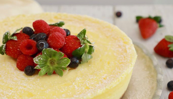 Looking for a Dessert Option? Enjoy this Amazing Mug Cheesecake