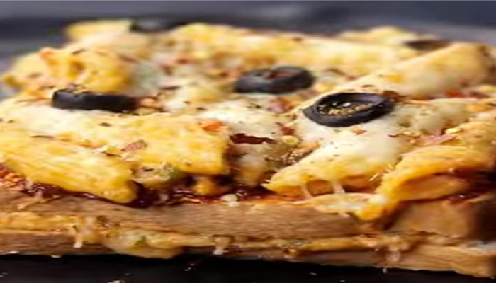 Eve Snacks: Try Cheesy Baked Pasta Sandwich with this Simple Recipe by Reshu Drolia
