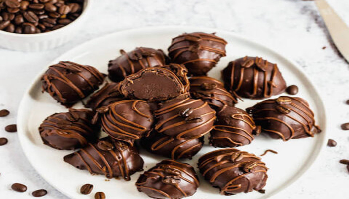 Begin Your Week With This Super Delicious,Easy Choco Truffles