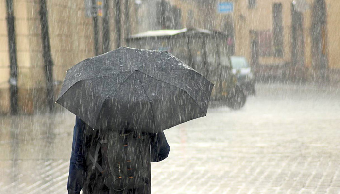 Heavy Rain in many States; IMD issues Red Alert for central region