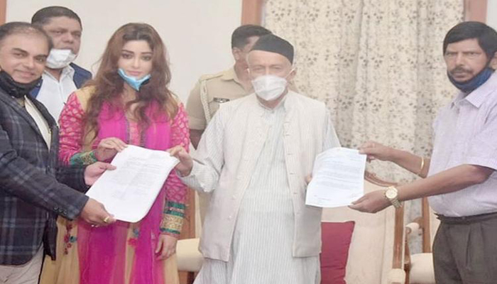 Payal Ghosh meets Maharashtra Governor to request for Y level security