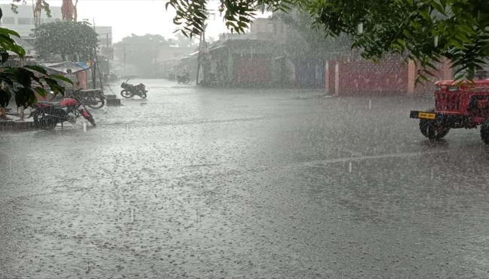 Heavy Rain and Thunderstorm in North India; IMD issues Alert