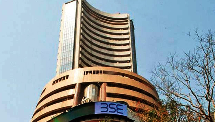 Sensex ends 98 pts lower; IT stocks shine
