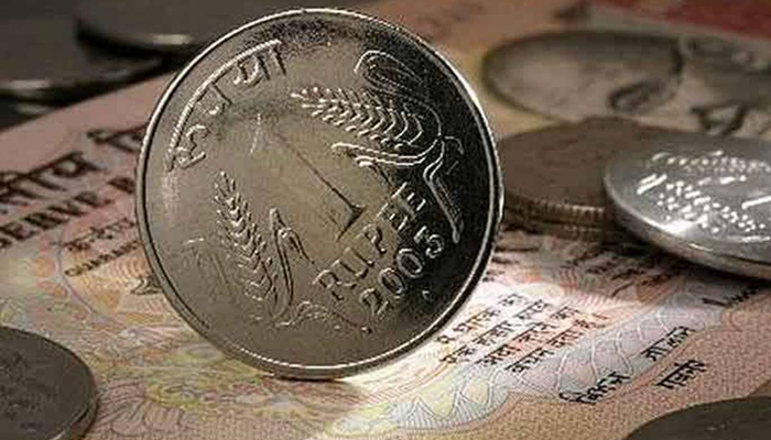 Rupee inches 4 paise higher to 73.27 against US dollar in early trade