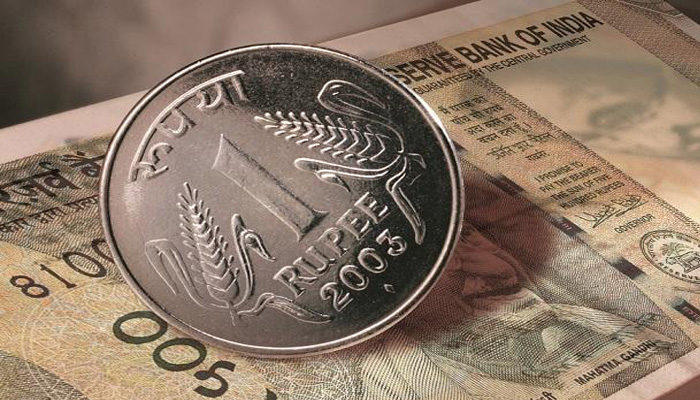 Rupee slips 4 paise to 73.18 against US dollar in early trade