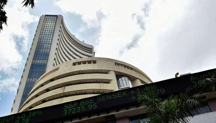 Sensex snaps 10-session rally, crashes 1,066 pts amid global selloff; investors lose Rs 3.25 lakh cr