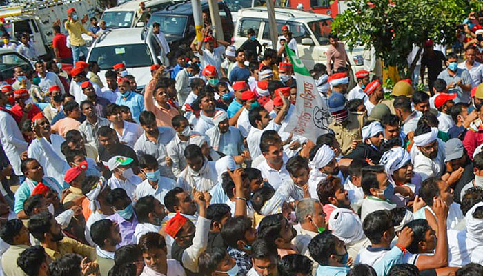 Cong holds silent protests; FIR against over 500 Cong workers for Oct 3 ruckus at DND