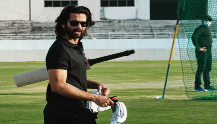 Shahid Kapoor shares his latest look from the sets of film Jersey