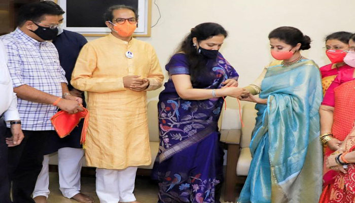 Urmila Matondkar joins Shiv Sena a year after quitting Congress