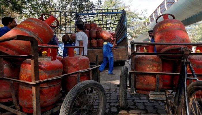 LPG Cylinders Prices increase by Rs 25; Check Rates in your City!