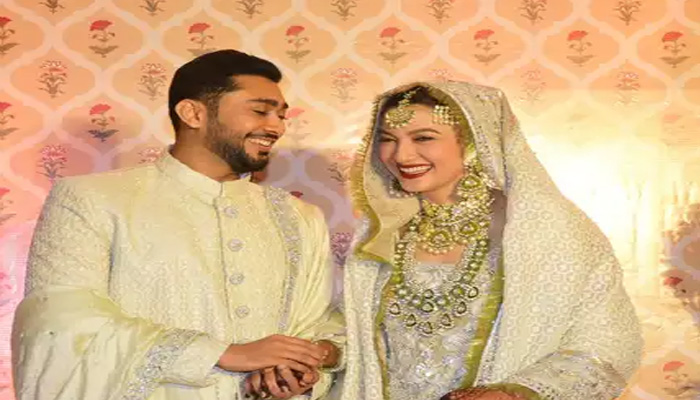 Gauahar Khan & Zaid Darbar flaunt ‘Hubby Wifey’ tees in post wedding PHOTOS