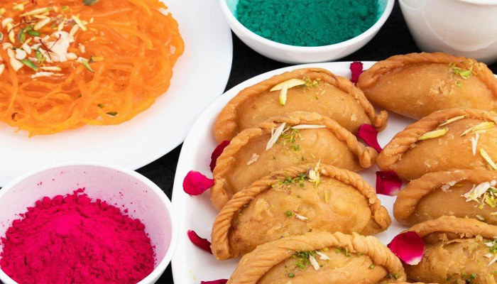 Holi 2021: Celebrate the festival of colours with THESE delicacies