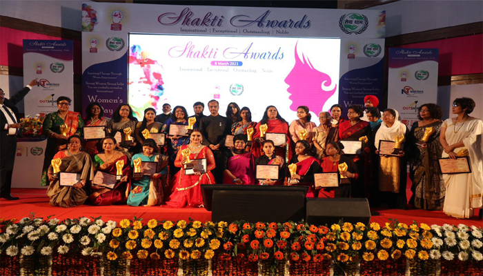 Deputy CM Dr. Dinesh Sharma celebrates Girl Power by giving Shakti Awards