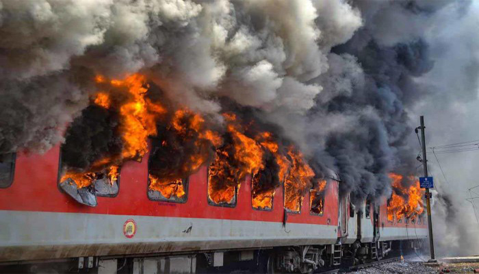 Fire breaks out on Delhi-Dehradun Shatabdi Express train in Uttarakhand