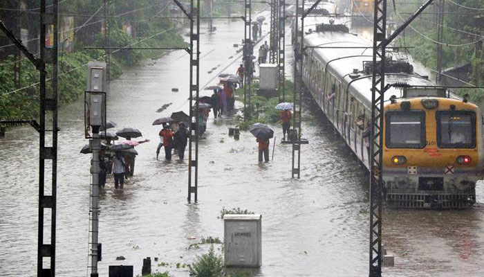 Mumbai crawls back to life | Local train services resume