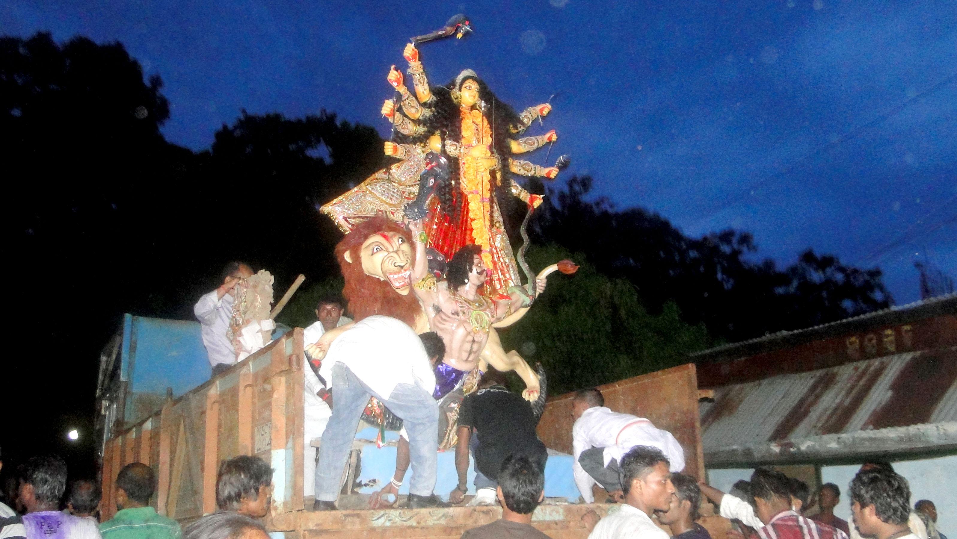 Calcutta HC lifts Bengal ban on Durga idol immersion