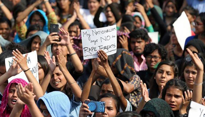 Delhi University students protest against BHU violence