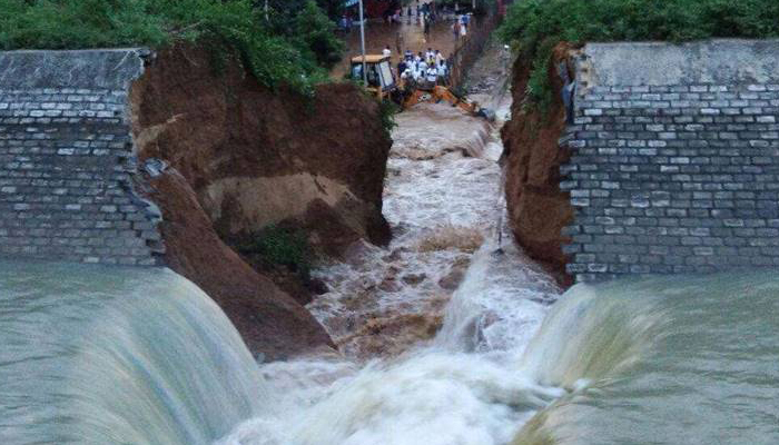 CM Nitish Kumar faces flak as Bihar canal collapses