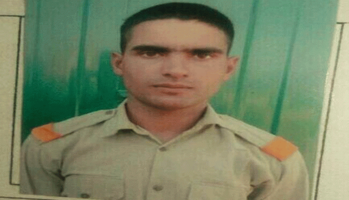 Terrorists kill Kashmiri BSF jawan Rameez Parrey at his home