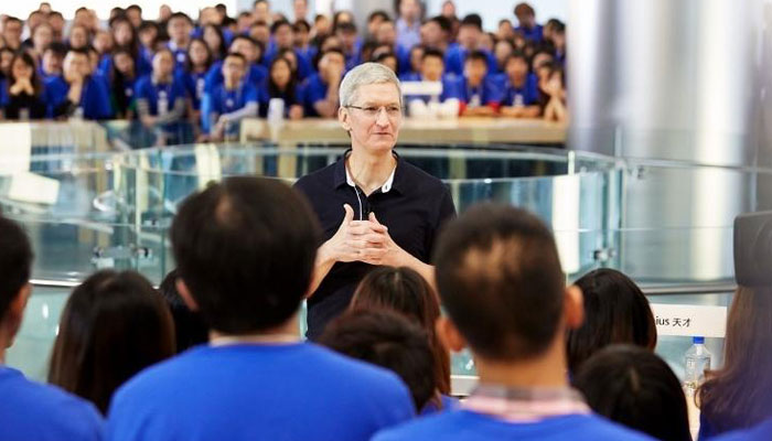 Cook stands behind Apples employees against DACA scrapping