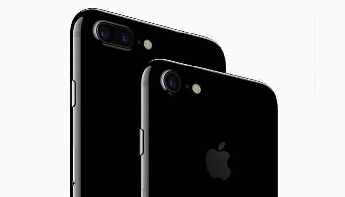 iPhones dont have FM radio: Apple to FCC Chairman
