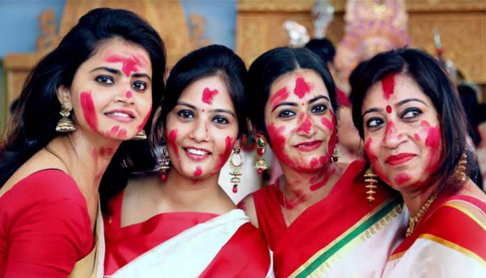 PHOTOS: Bengali women celebrate Sindur Khela on Vijaya Dashami