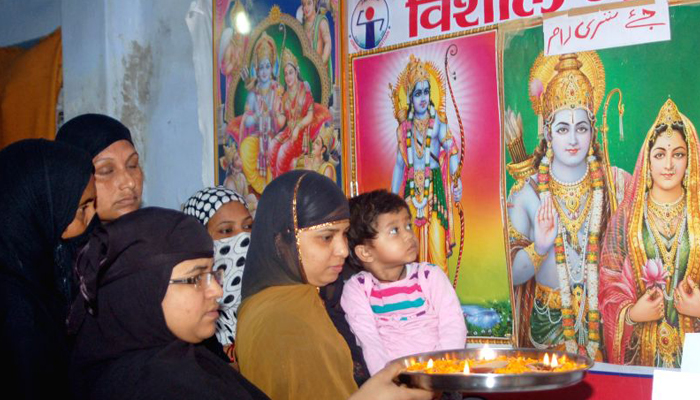 Darul Uloom issues fatwa after Muslim women perform aarti on Diwali