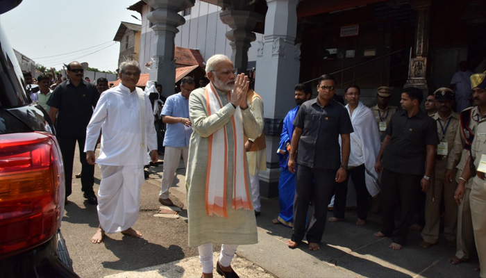 PM Modi offers prayers in Karnatakas Dharmasthala temple