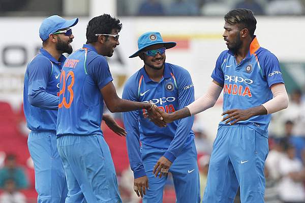 Australias struggle continues, sets 243-run target against India