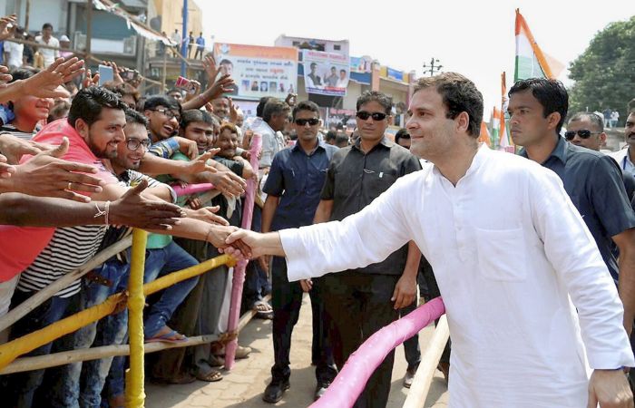 Huge crowds greet Rahul Gandhi in Patidar villages