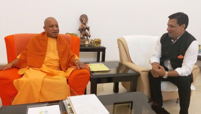 Madhur Bhandarkar meets UP Chief Minister Yogi Adityanath