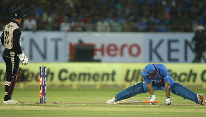 Ind vs NZ: Misses for Dhoni, defeat for India | Kiwis win by 40