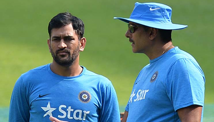 Shastri backs Dhoni, says people should look at their career