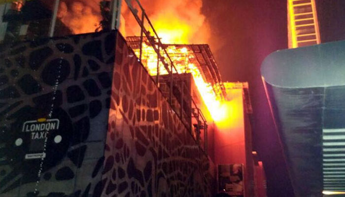 Major fire at a rooftop pub kills fourteen in Mumbai