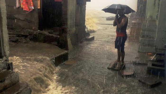 Cyclone Ockhi: Surat villages vacated; EC seeks IMD report