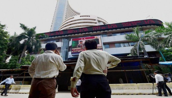 Sensex, Nifty plunge after RBI maintains key lending rates