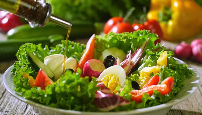 Do You know? Eating salads keep your brain 11 years youngerÂ 