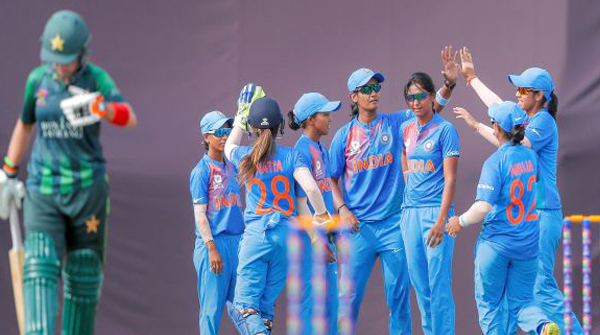 Womens Asia Cup: India outclass Pakistan to reach finals