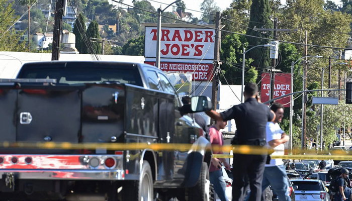 Los Angeles store siege: Woman dies, gunman nabbed