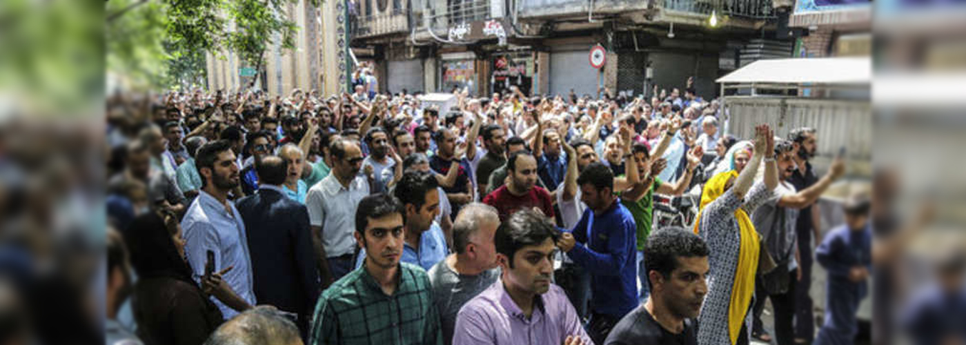 Iranian students protest against IAEA