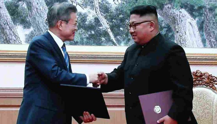 Moon, Kim sign summit agreement in Pyongyang