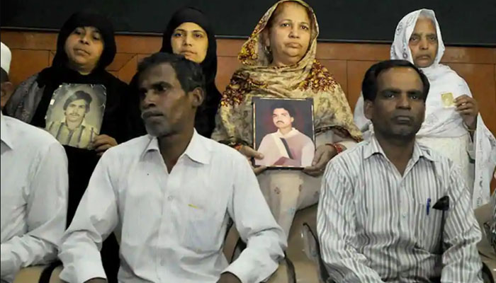 1987 Hashimpura massacre: SC sentences 16 UP PAC men to life