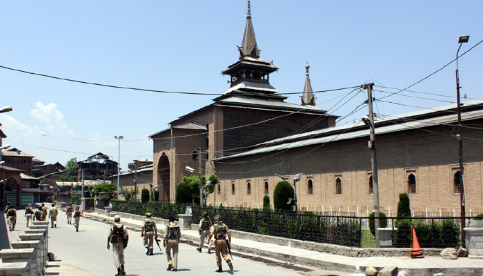 Friday prayers disallowed at Srinagars Jamia Masjid